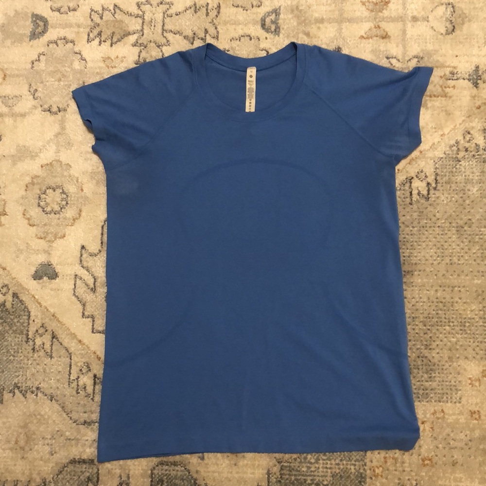 Lululemon shirt. Very good used condition. Size 12